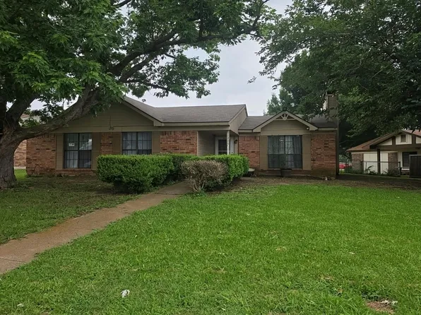 1034 Meadow Run Dr, Duncanville, TX 75137