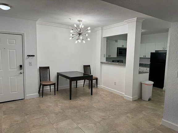 2nd image of 206 E South St Unit 5007