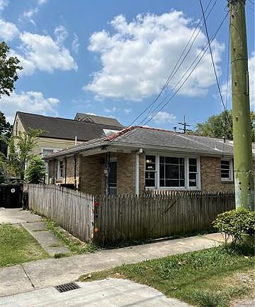 2nd image of 4028 Camp St