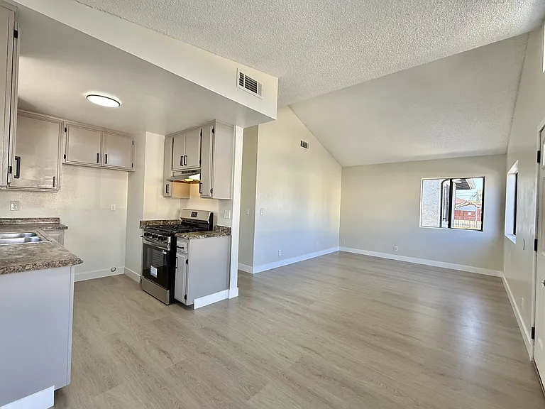 20607 S Harvard Blvd — Photo 16