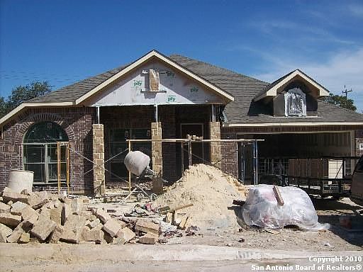 2nd image of 806 Grove Bnd