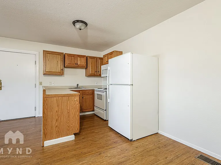 2150 Sutro St #G4 — Photo 7