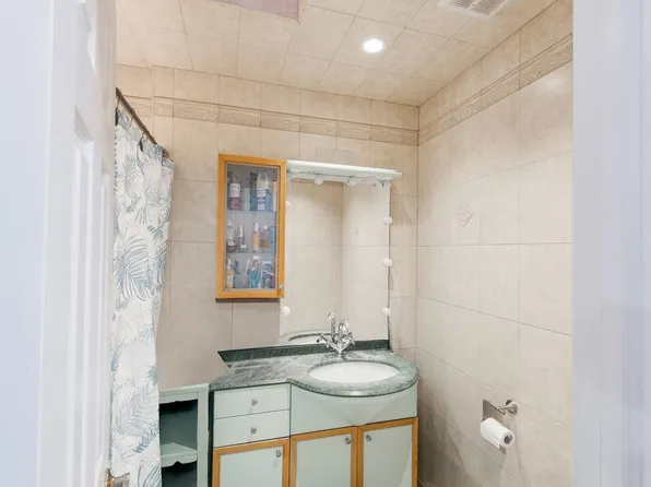 2756 Mill Avenue image 14 of 28