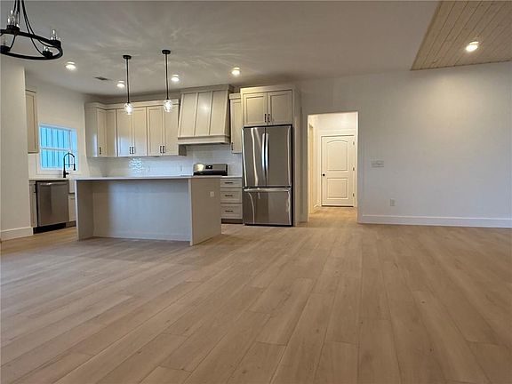 5th image of 189 Oakland Dr