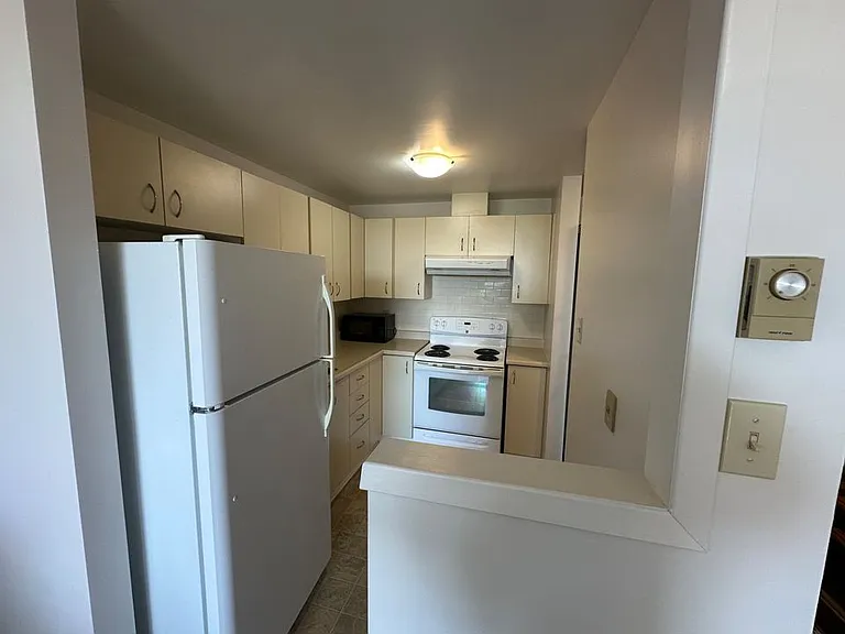 1177 Belanger Ave #407 — Photo 4