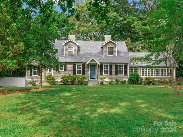 120 W Colonial Dr, Salisbury, NC 28144