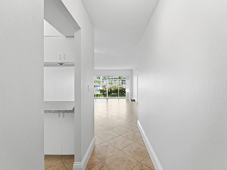 1427 E Hillsboro Blvd #123 — Photo 7