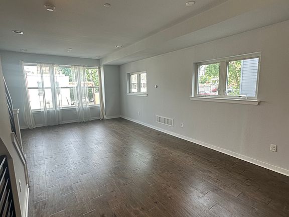 5th image of 443 Shurs Ln #15