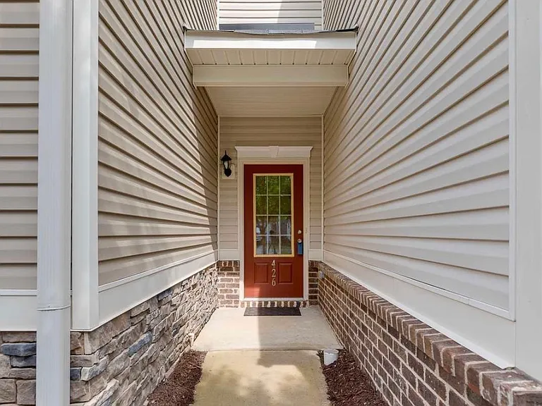 426 Woodbark Ct — Photo 3
