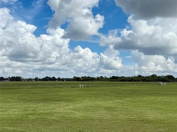 3110 Spitfire Dr, Rosenberg, TX 77471