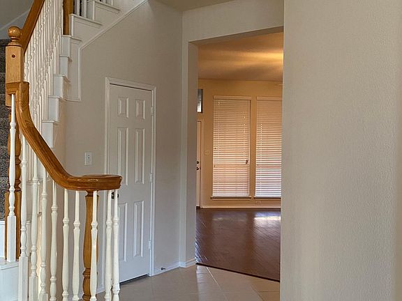 3rd image of 309 Suncreek Dr #309