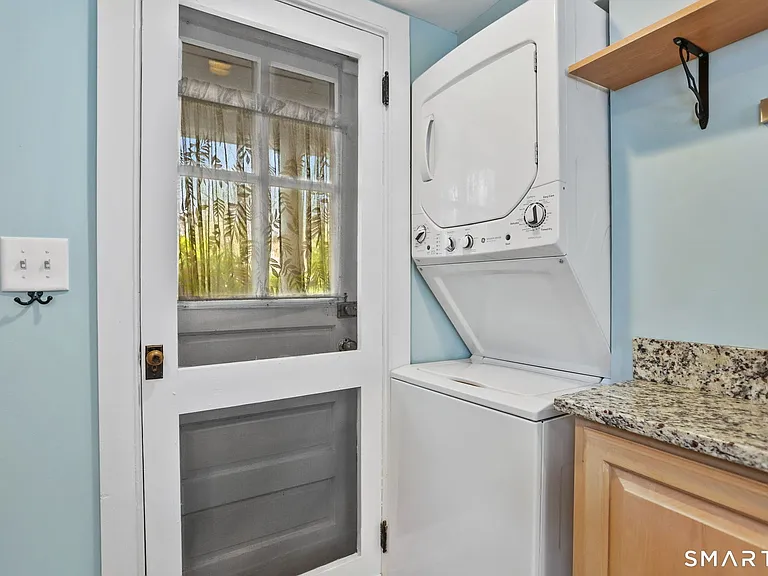 410 Wilton Rd W — Photo 16