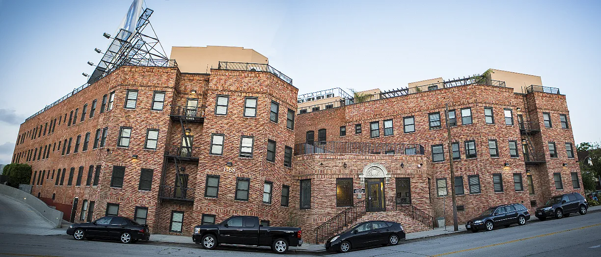Brownstone Lofts — Photo 2
