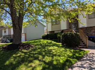 2937 SW Gainsboro Rd, Topeka, KS 66614