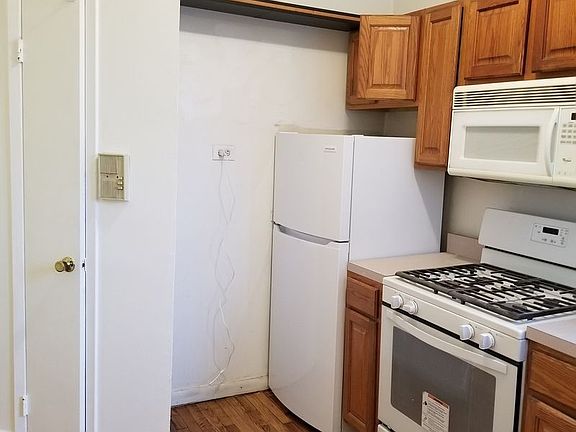 3rd image of 53 W 104th St APT 4B