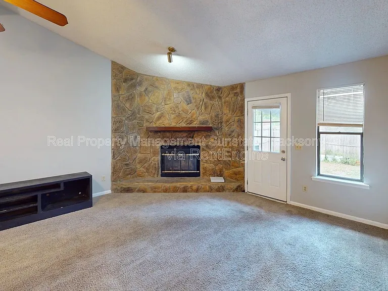 11256 Windtree Dr E — Photo 5