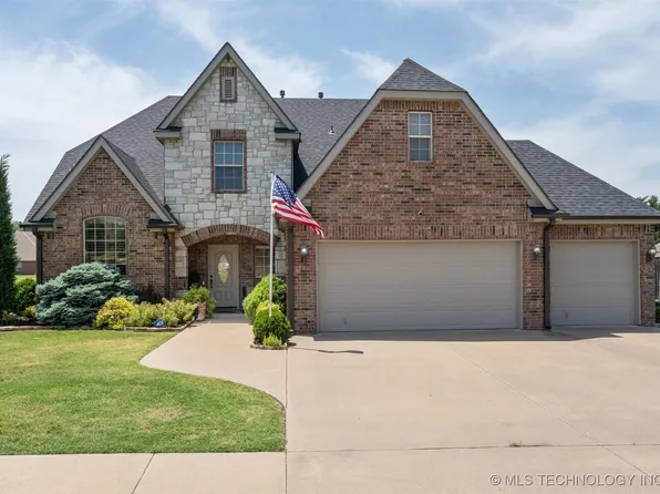 1227 Crown Dr, Bartlesville, OK 74006