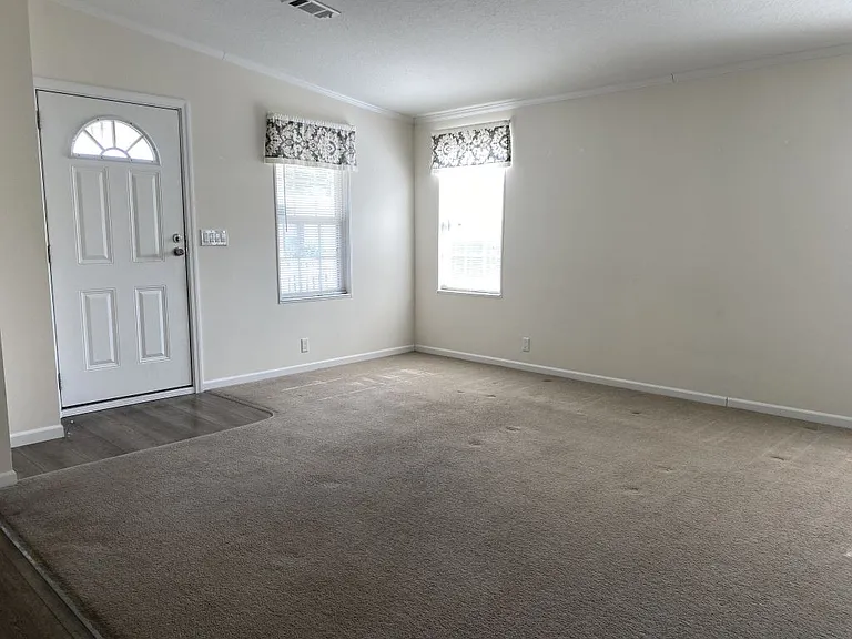 280 Queen Mary Loop #33 — Photo 7