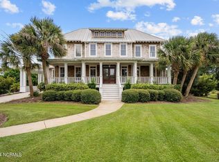 317 E Island View Dr, Hampstead, NC 28443