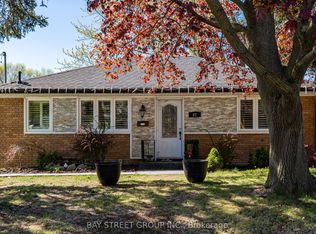 82 Exbury Rd #W05, Toronto, ON M3M 1R1