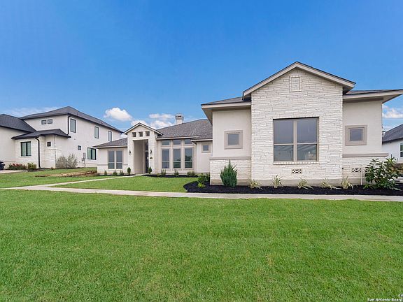2nd image of 27116 Highland Crest