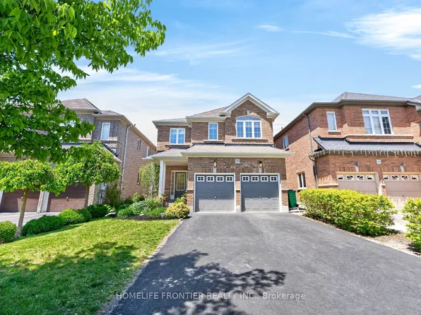 38 Templeton Ct, Brampton, ON L6P 3B2