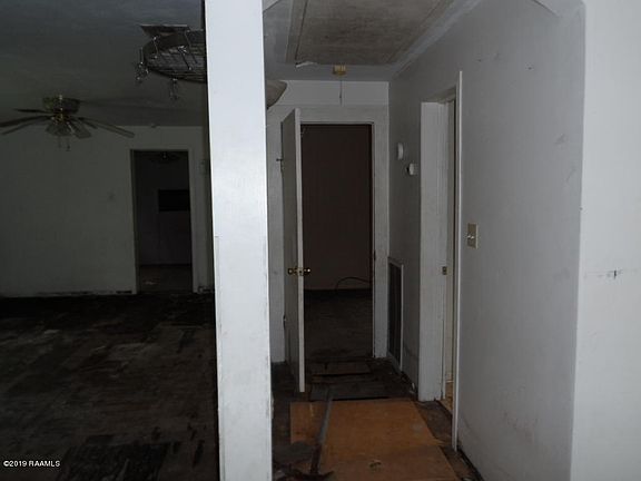 5th image of 516 E Ash St