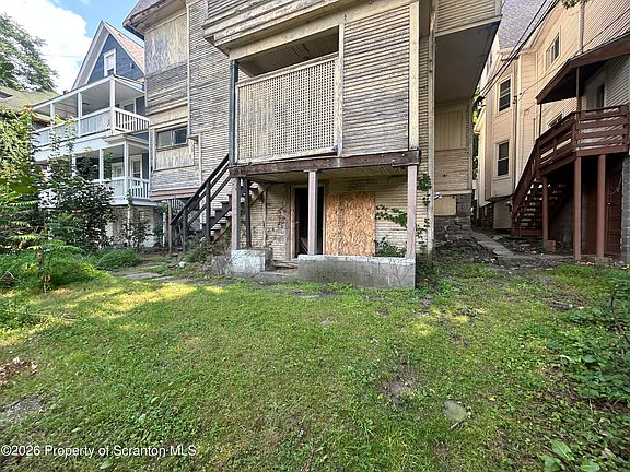 3rd image of 809 Monroe Ave