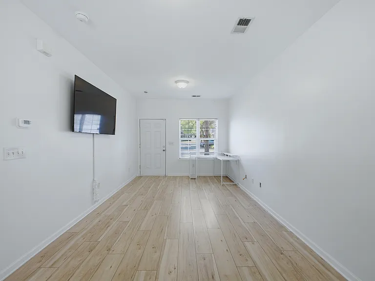 205 Azteca Dr — Photo 8