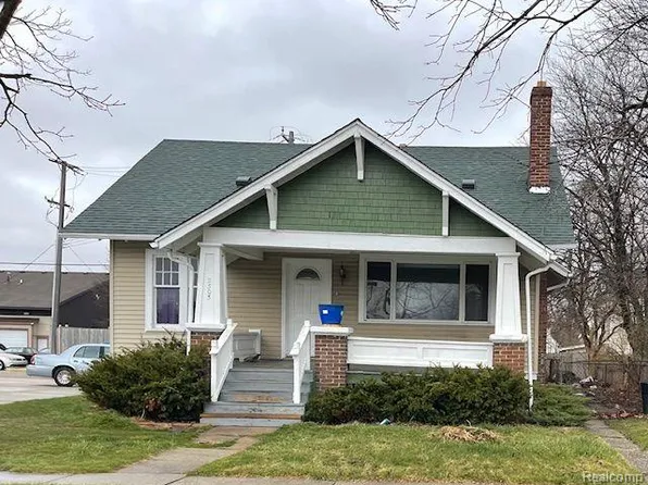 2305 Griswold St, Port Huron, MI 48060