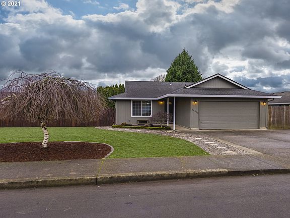2nd image of 14015 NE 71st St