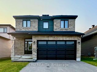 670 Parade Dr, Ottawa, ON K2S 0Z2