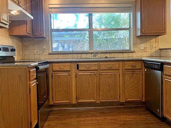 3rd image of 7607 Harbor Dr
