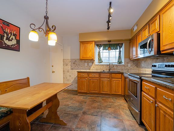 3rd image of 9393 Bay Colony Dr APT 1S