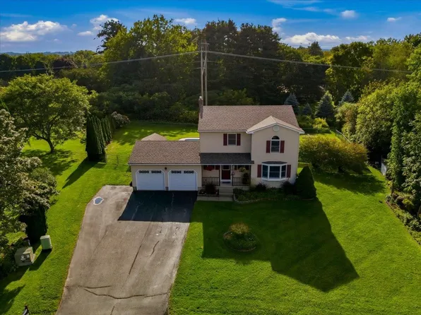82 Terry Lane, Williston, VT 05495