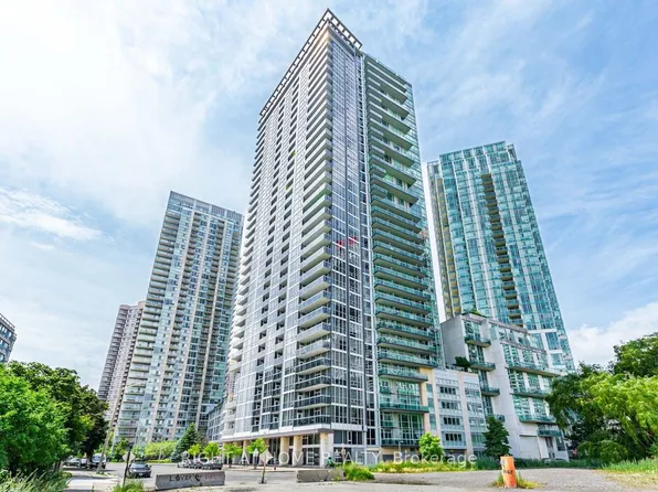 223 Webb Dr #3206, Mississauga, ON L5B 0E8