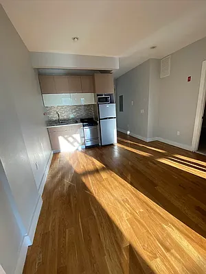 Rented by Hagstrom Management Inc | media 34