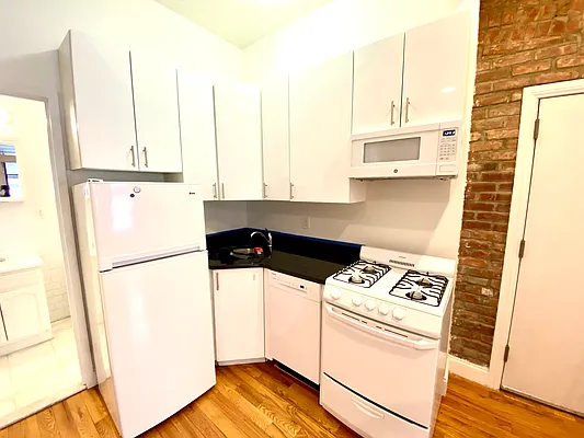 Rented by Douglas Elliman | media 4