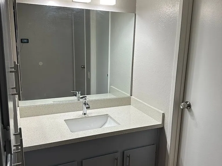 2274 E Desert Inn Rd — Photo 58