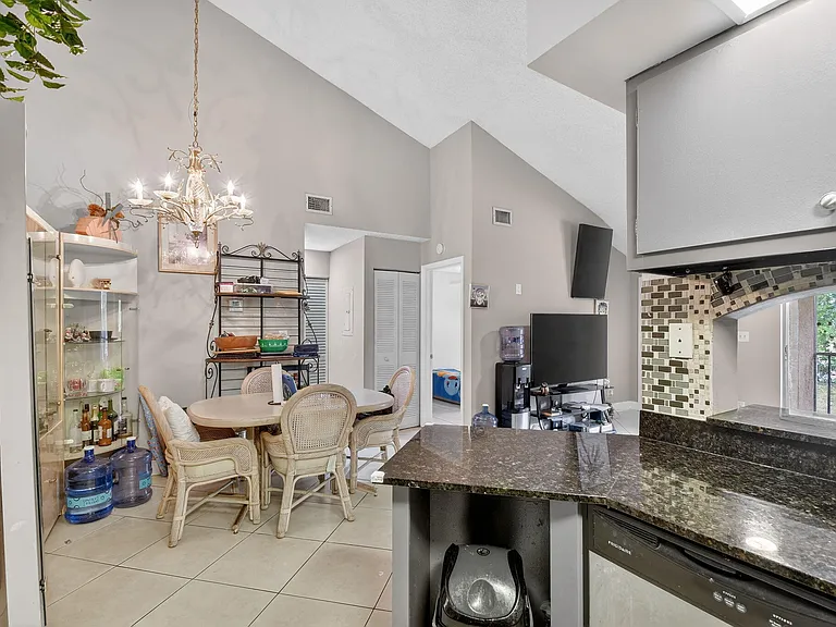 4191 S 57th Ave #G — Photo 20