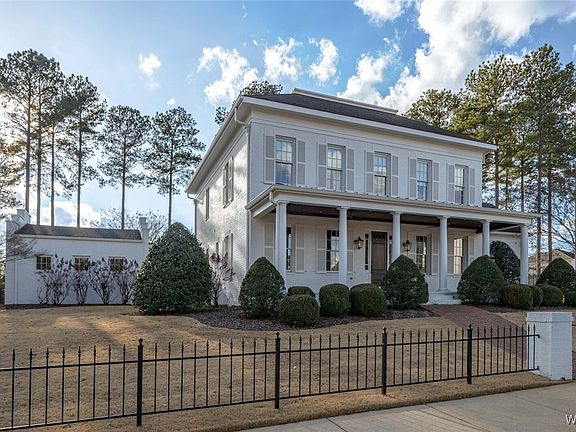 2nd image of 886 Savannah Sq