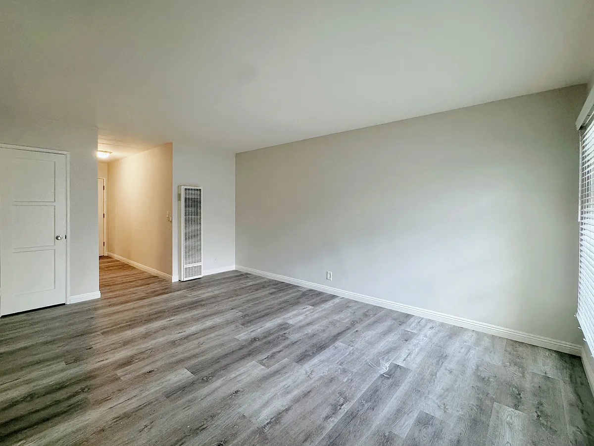 Building Photo - 865 S Marengo Ave #15