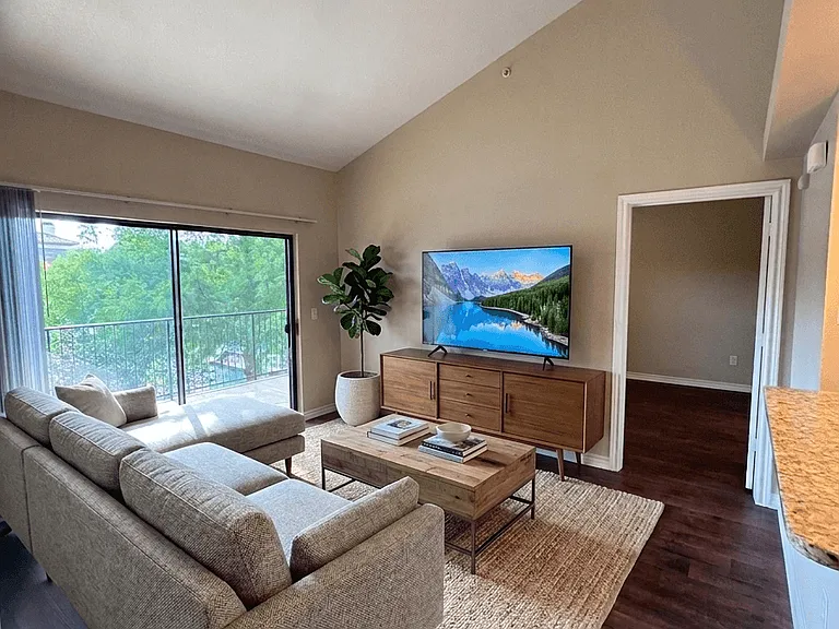 Virtually Staged 1 Bedroom