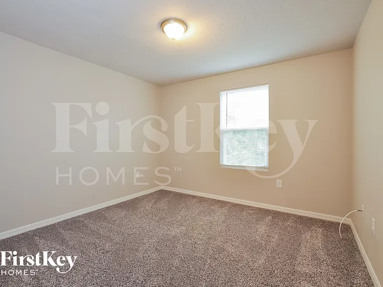 111 Pine Circle Dr — Photo 15