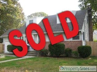 184 Walker St, West Babylon, NY 11704