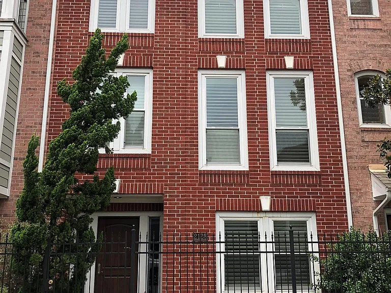 2128 Gillette St — Photo 16