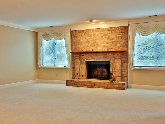3rd image of 4125 Browns Ln Unit 125