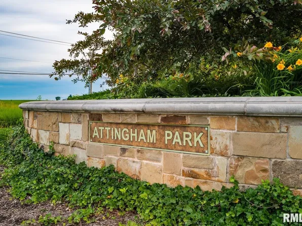 10427 N Attingham Park, Peoria, IL 61615