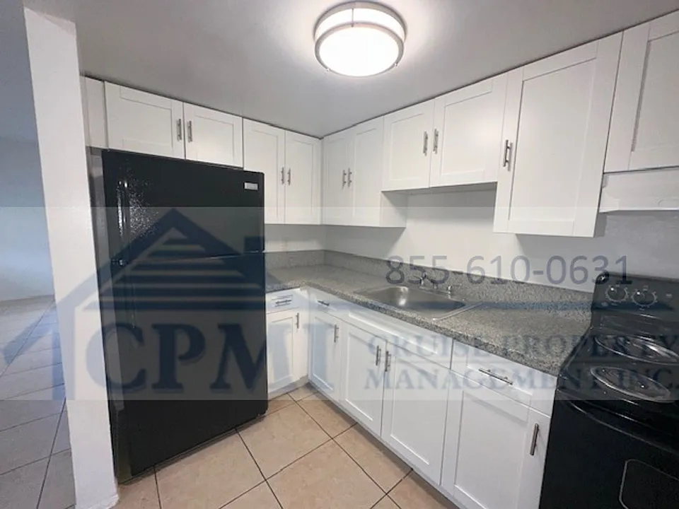 3498 NE 11 Ave Oakland Park, FL 33334