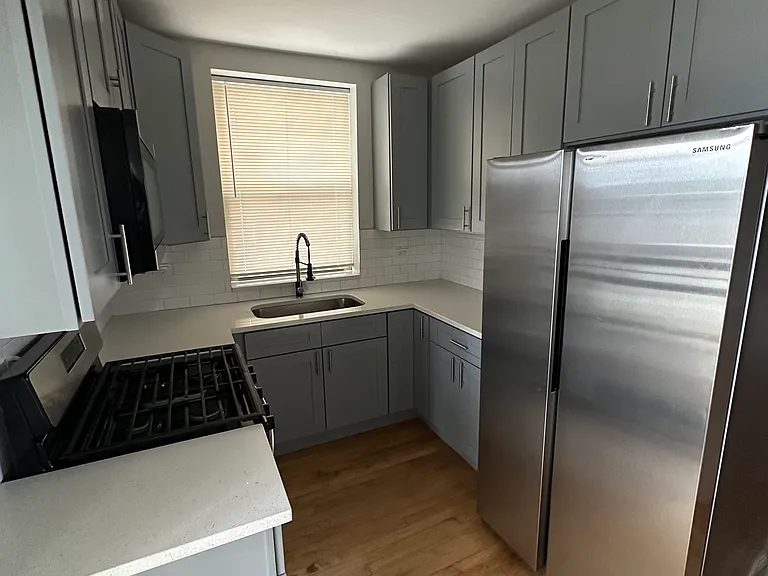 6904 S Wabash Ave #2 — Photo 2